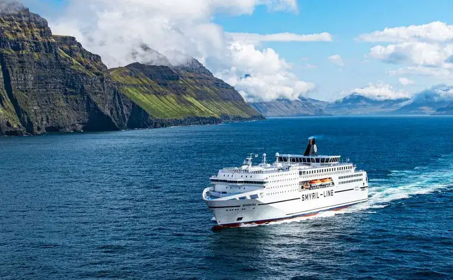 Ile kosztuje prom na Islandię? Ceny, które zaskoczą podróżników