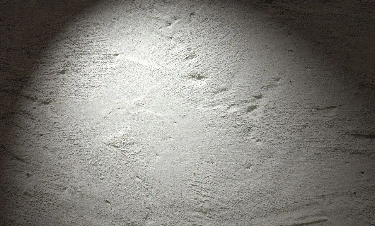 Ile tynku cementowo-wapiennego na m2? Sprawdź dokładne ilości