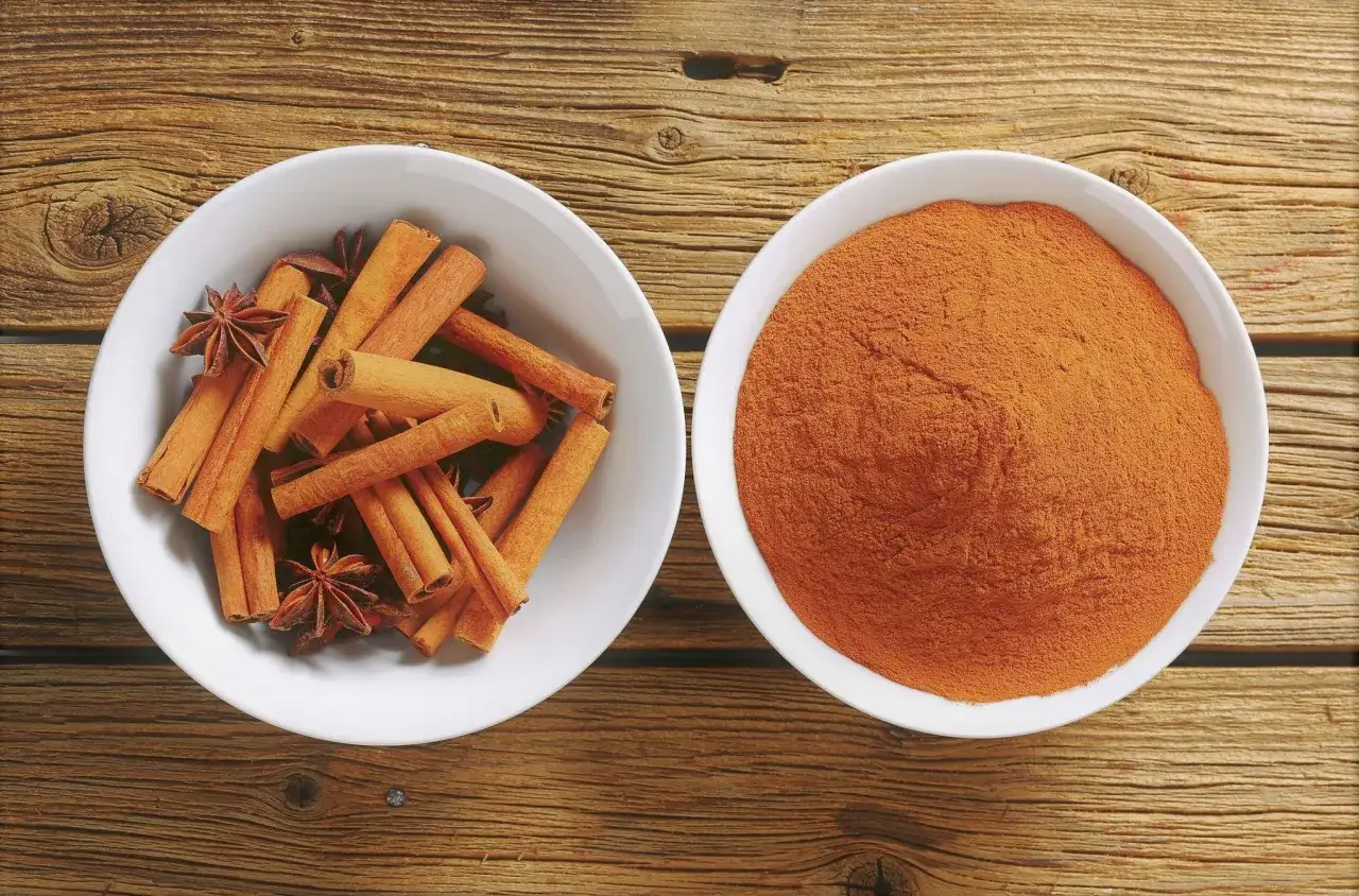 Jak zrobić przyprawę do grzańca, aby zaskoczyć gości smakiem