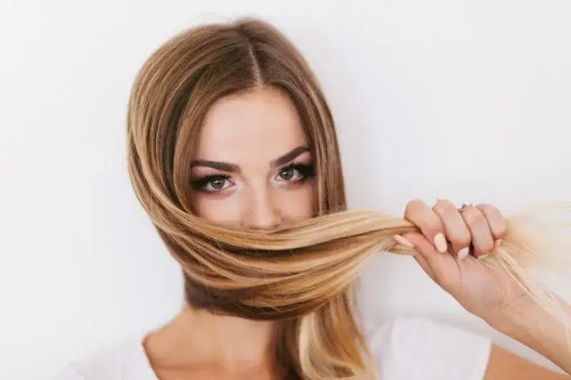 Najpierw ombre czy odrosty – jak uniknąć nieestetycznego efektu?