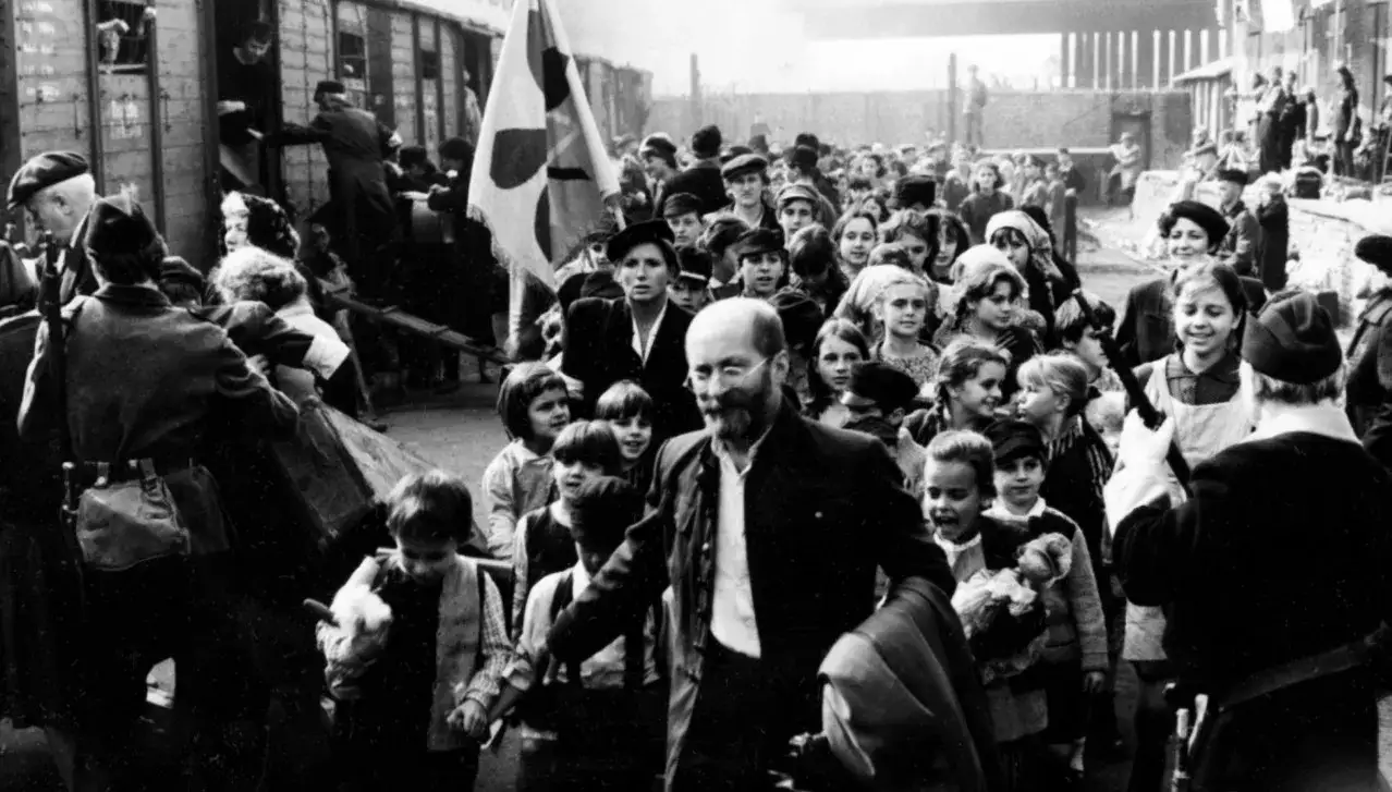 Andrzej Wajda jako reżyser filmu Korczak – jego wizja i osiągnięcia