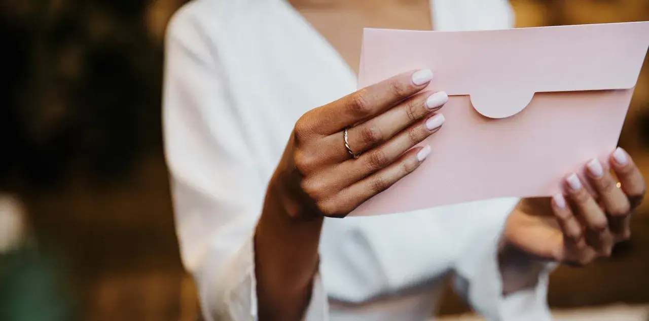 Ile wcześniej zapraszać gości na wesele, by uniknąć stresu?