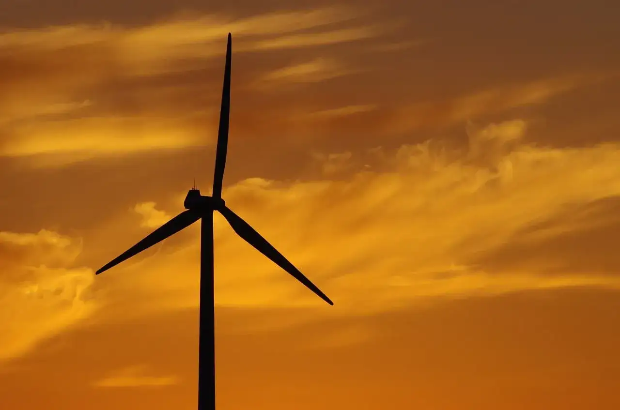 Ile kosztuje elektrownia wiatrowa? Zaskakujące koszty i oszczędności