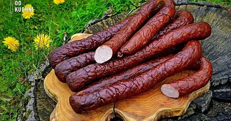 Kiełbasa dziadka Tadka – tradycyjny przepis na smakowitą kiełbasę