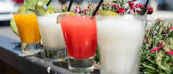 Prosty drink z malibu - łatwe przepisy na pyszne koktajle w domu