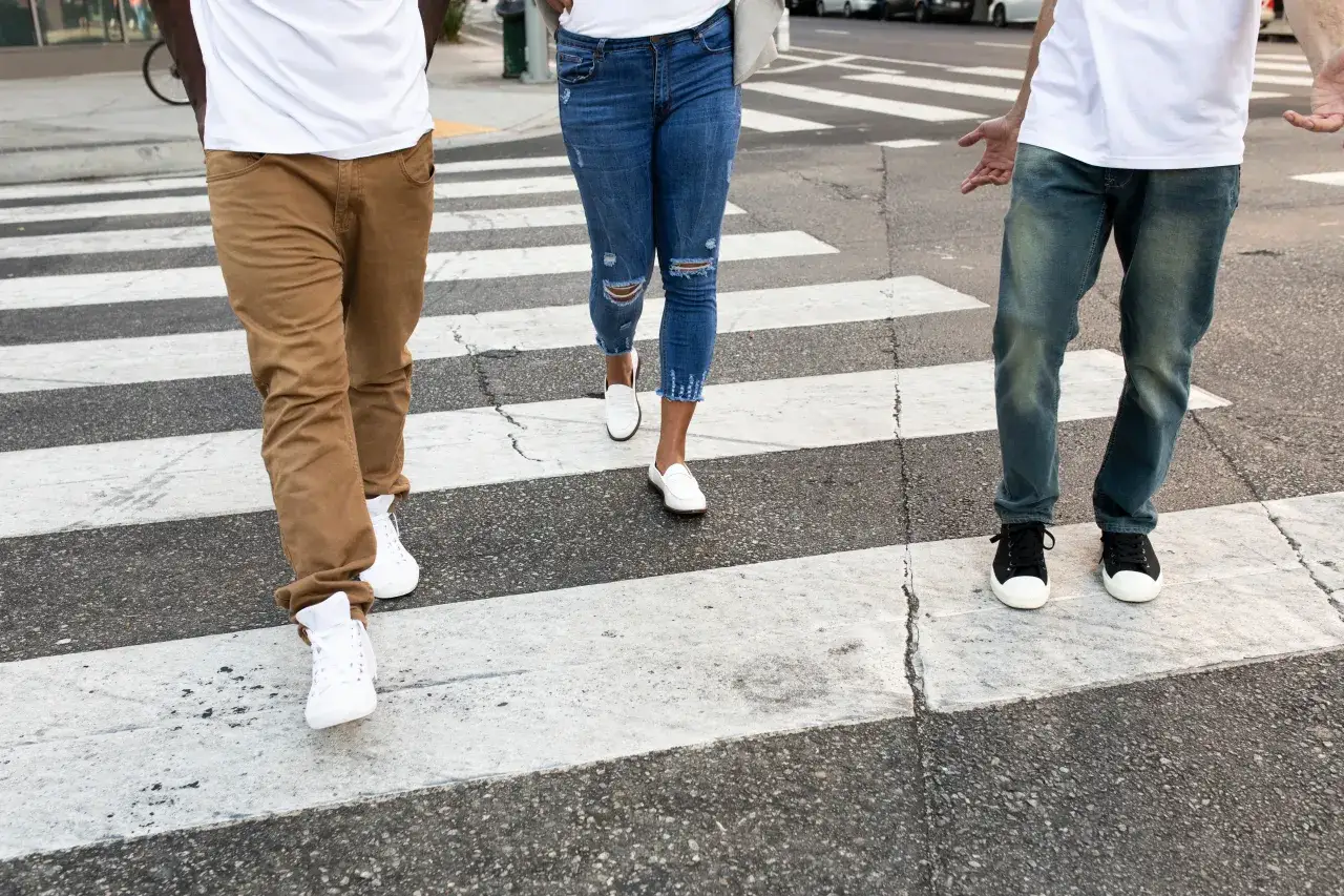 Jak odróżnić spodnie damskie od męskich - 6 kluczowych różnic, które musisz znać