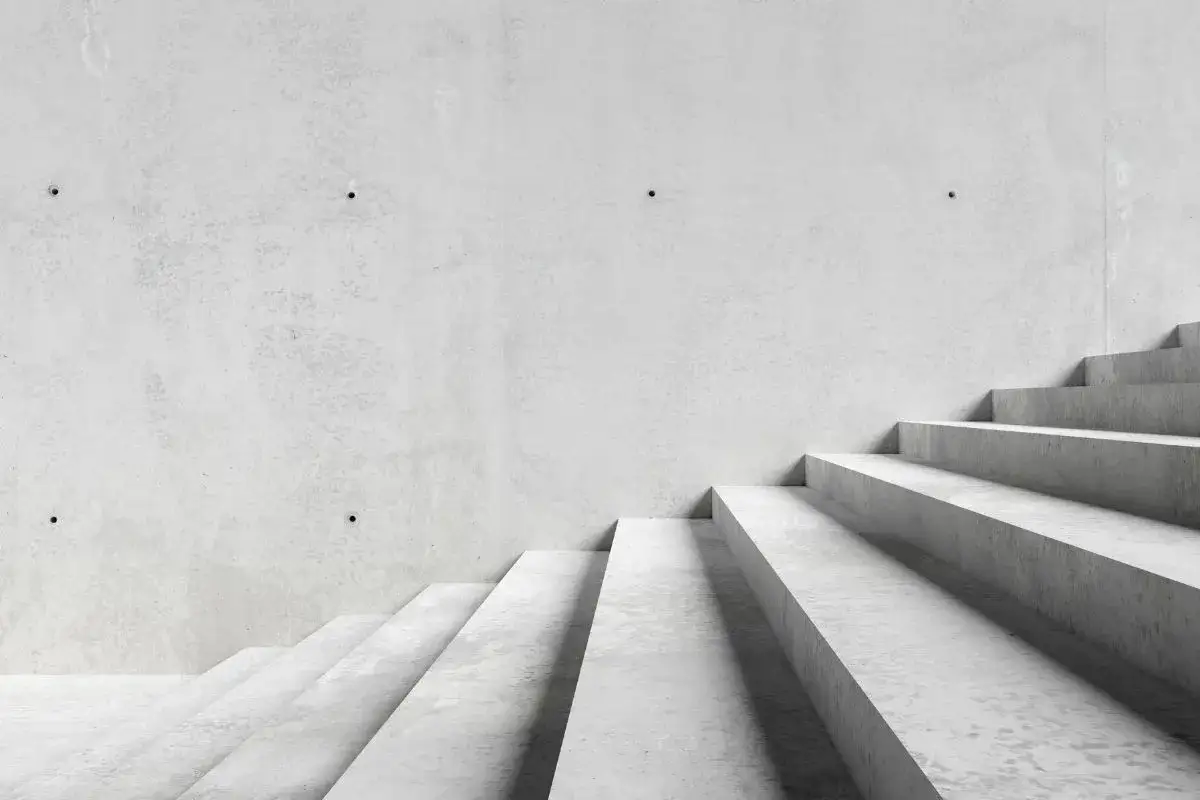 Co na stare schody? Sprawdź najlepsze metody renowacji i wykończenia