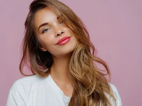 Jak dobrać kolor włosów do typu urody, aby wyglądać olśniewająco