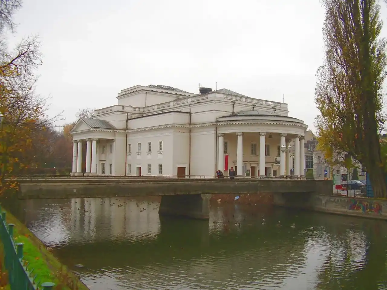 Repertuar Teatru w Kaliszu - Co warto zobaczyć i jak kupić bilety?