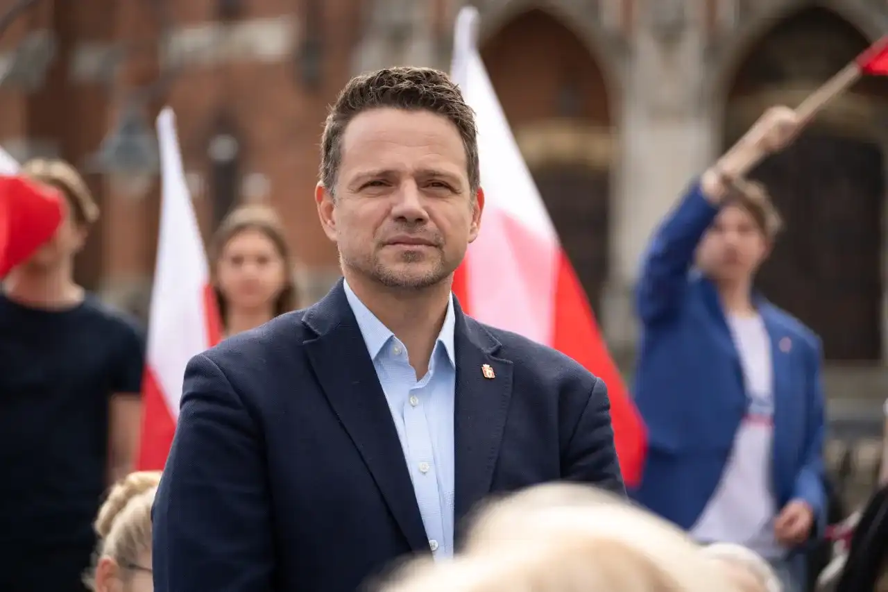 Kontakt z Rafałem Trzaskowskim: Jak się skontaktować? Oficjalne dane