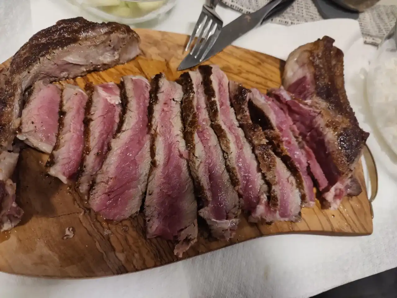 Idealna temperatura steka medium rare - osiągnij perfekcję!