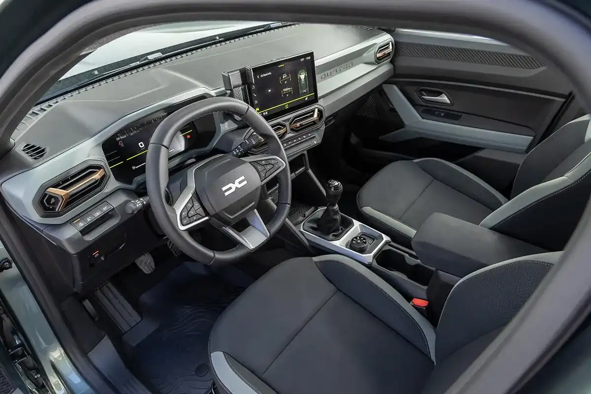 Dacia Duster 2026 wnętrze - Czy to nadal budżetowe auto?