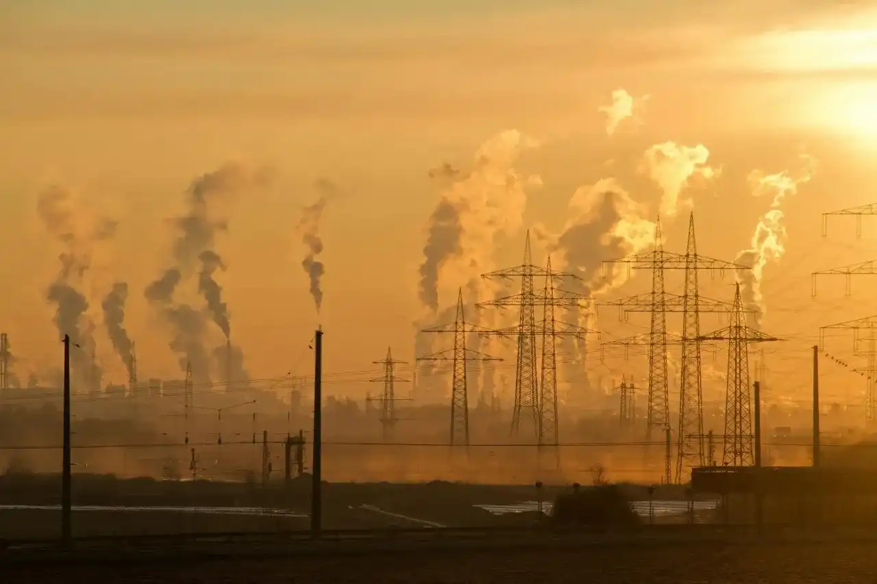 Przyczyny zmian klimatycznych - naturalne czy ludzkie?