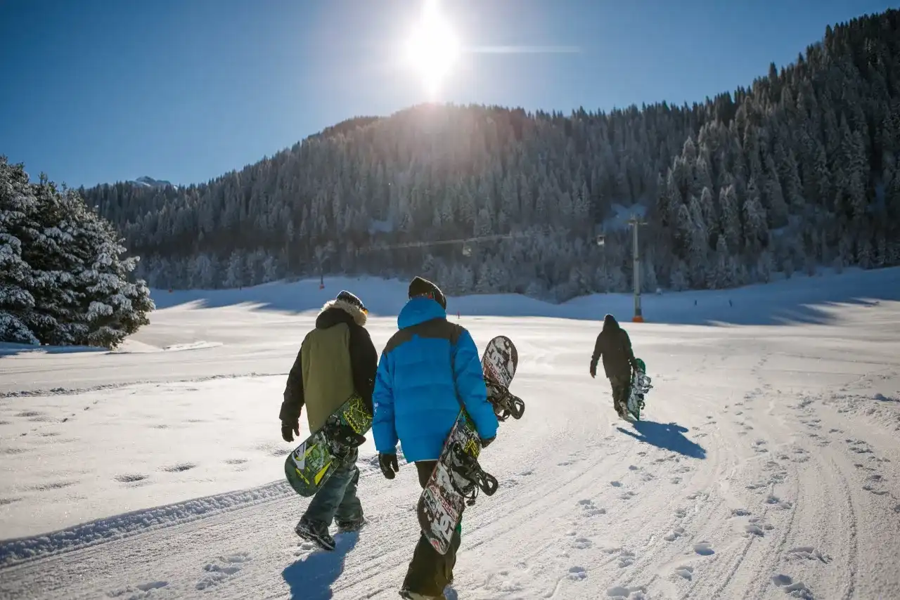 Pierwsza deska snowboardowa - Jak wybrać sprzęt i ułatwić naukę?