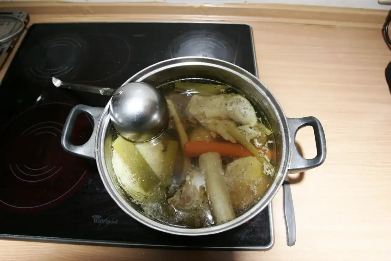 Mięso z rosołu - 5 pomysłów na pyszne dania zero waste
