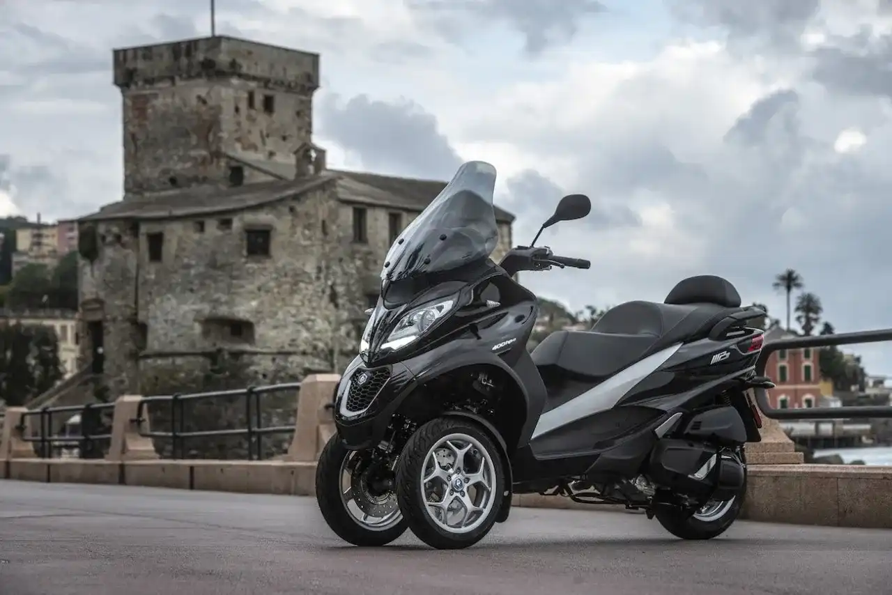 Piaggio MP3 500/530 HPE: Przyspieszenie czy wystarczy na kat. B?
