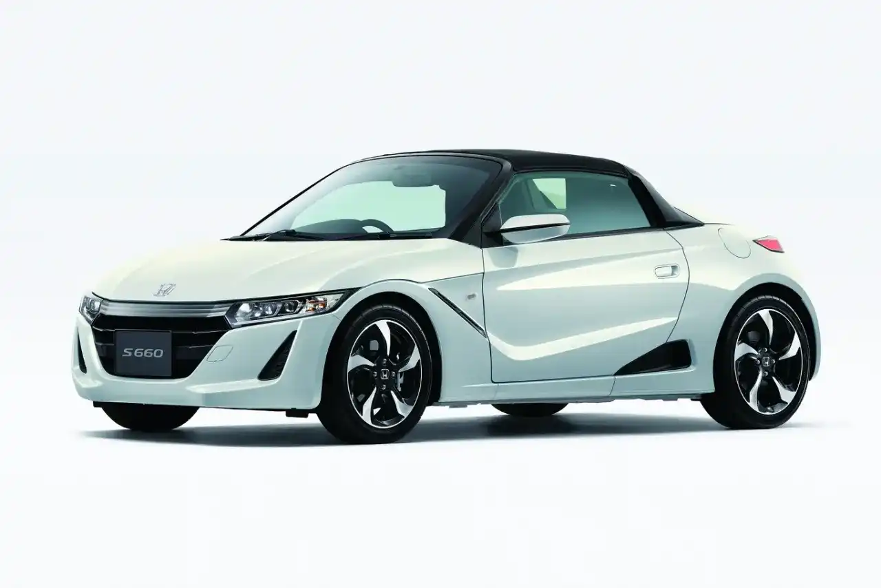 Honda S660 - Mały roadster z silnikiem centralnym. Warto go kupić?