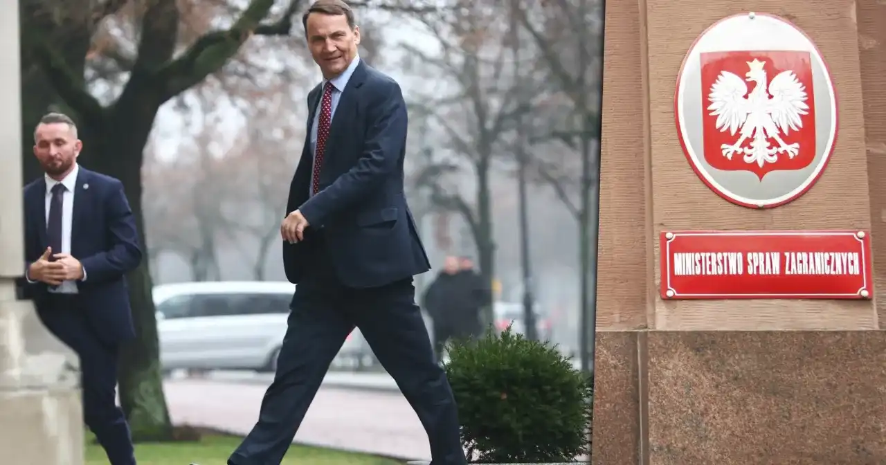 Sikorski: walka o wpływy w polskiej dyplomacji. Analiza