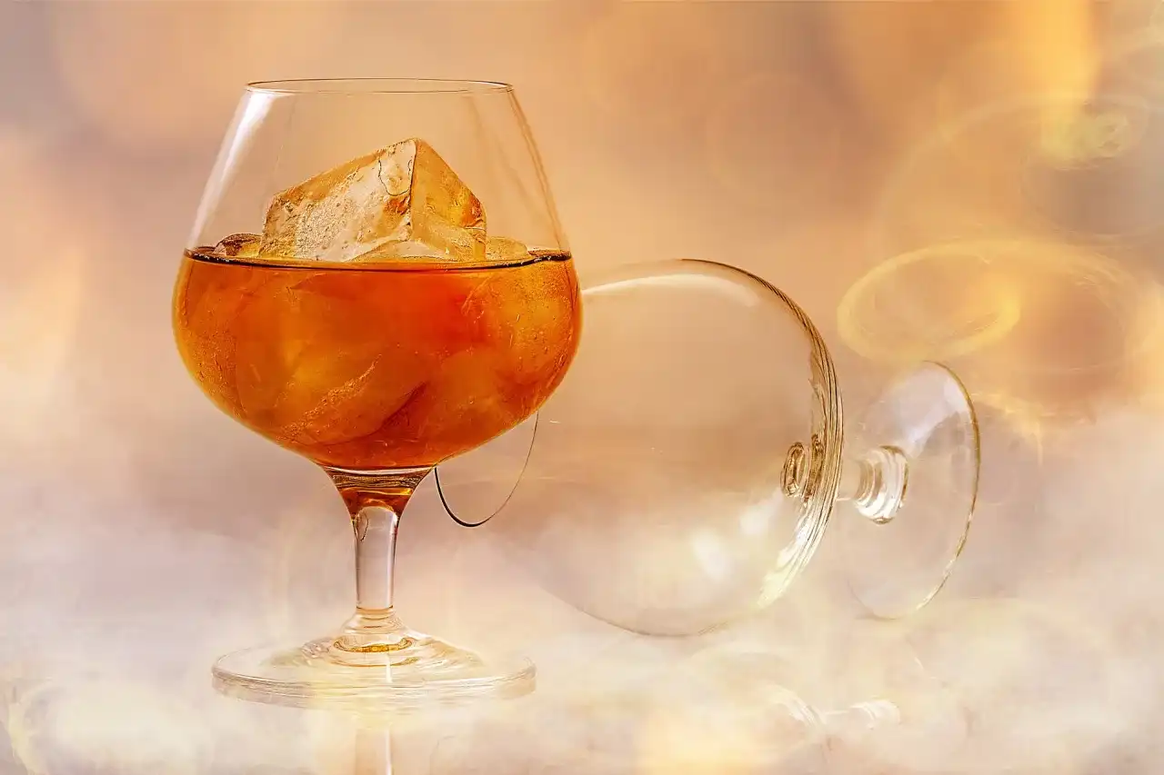 Brandy - czym różni się od koniaku i jak pić ten alkohol?