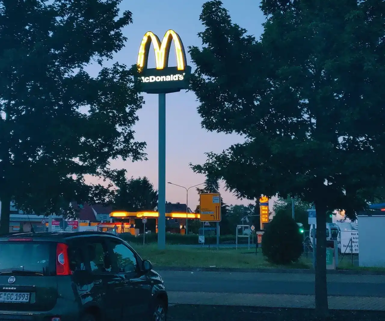 KFC dzisiaj otwarte? Sprawdź godziny i uniknij rozczarowania