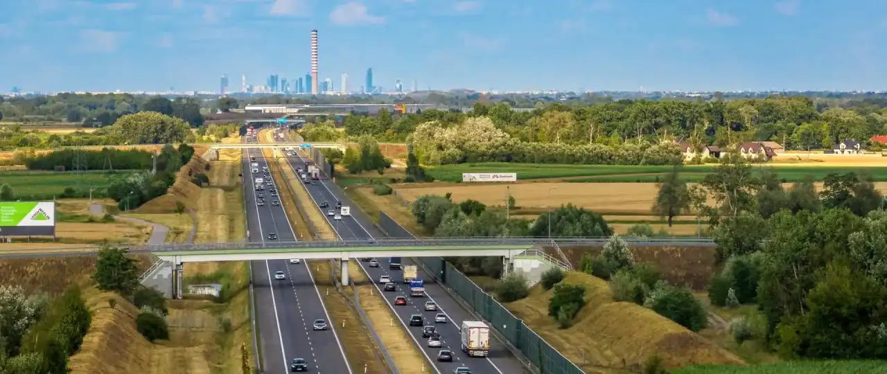 Jaka prędkość na autostradzie - Poznaj limity i mity o 40 km/h