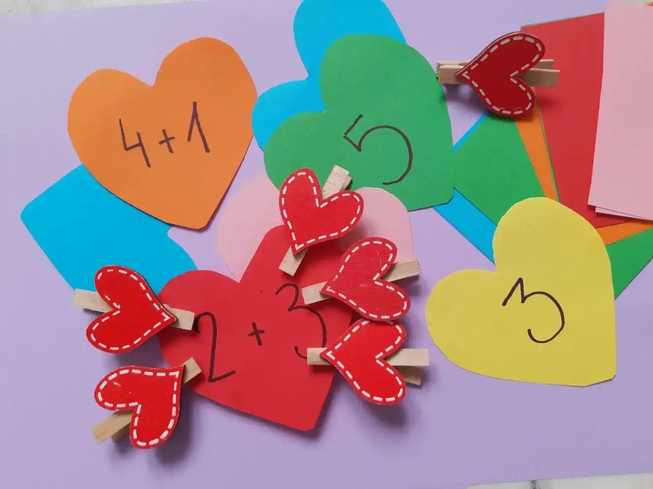 Kreatywne kartki walentynkowe DIY dla dzieci: proste pomysły