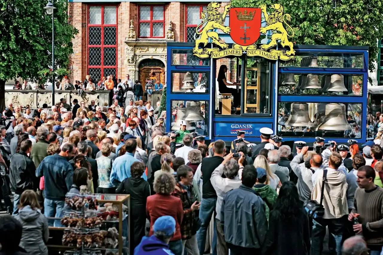 Oktobas: Największy instrument smyczkowy świata | Poznaj giganta