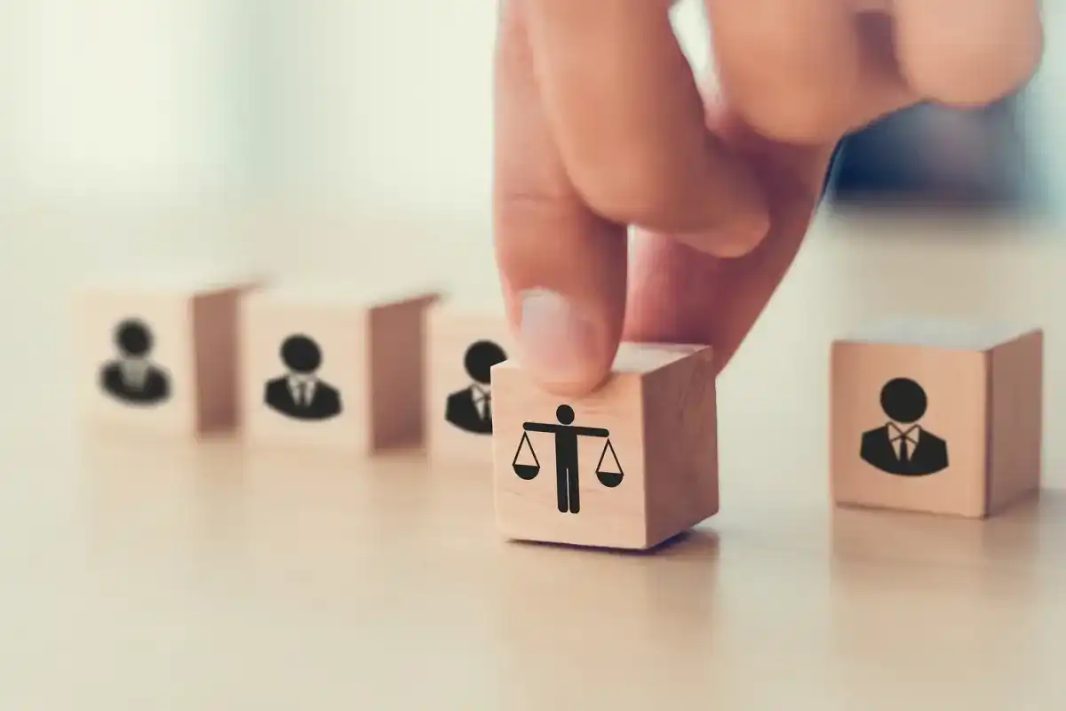 Co daje członkostwo w partii? Korzyści, obowiązki i koszty