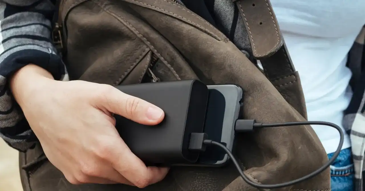 Czy naładujesz telefon w pociągu? Sprawdź, gdzie masz szansę!