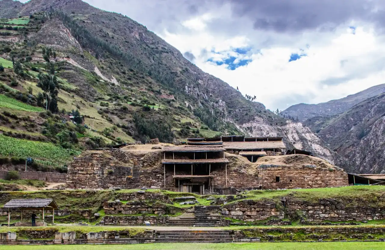 Chavín de Huántar: Odkryj tajemnice starożytnego Peru