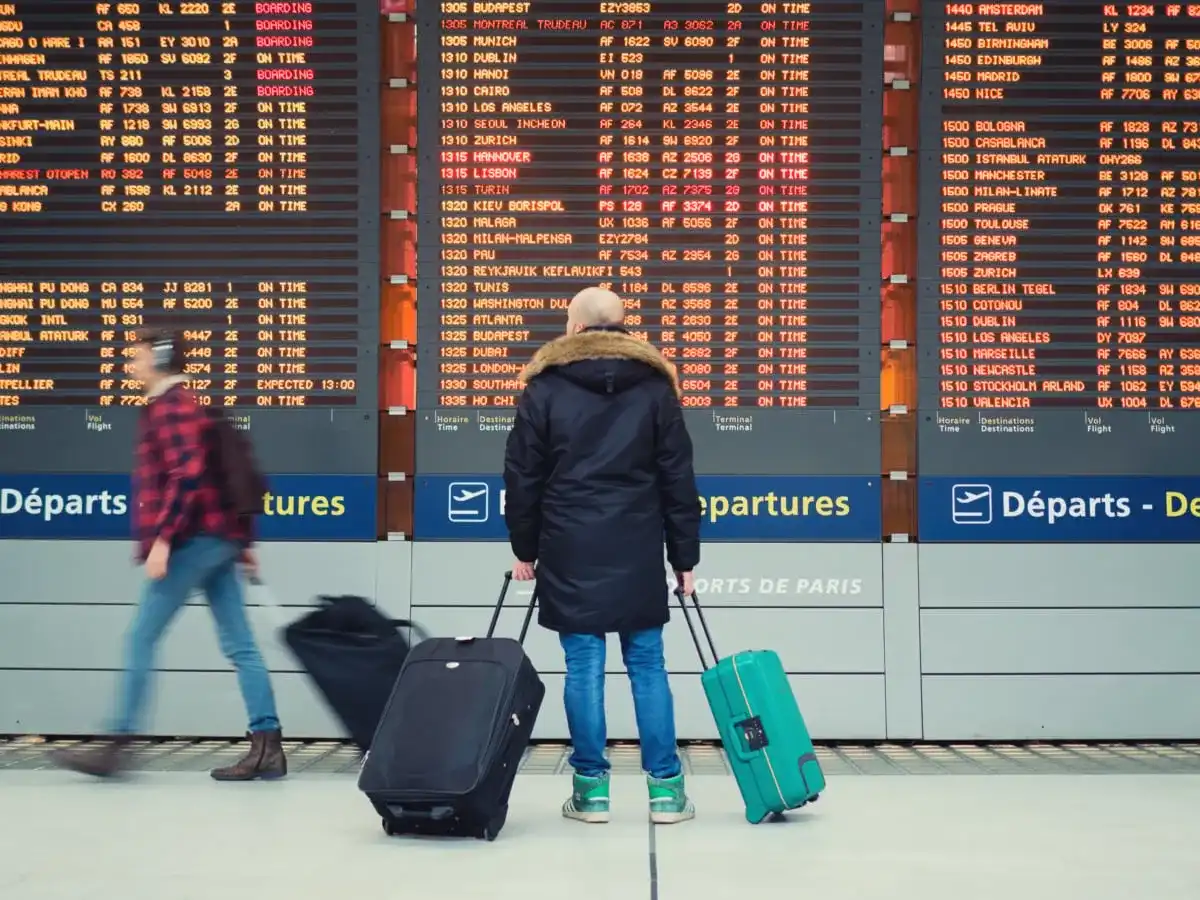 Lotniska w Paryżu: CDG, ORY, BVA które wybrać? Poradnik