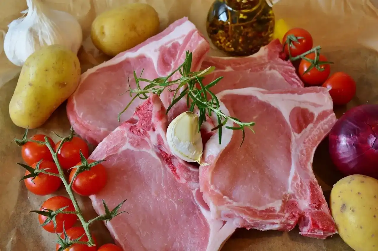 Mięso nastrzykiwane wodą - Jak nie dać się oszukać w sklepie?