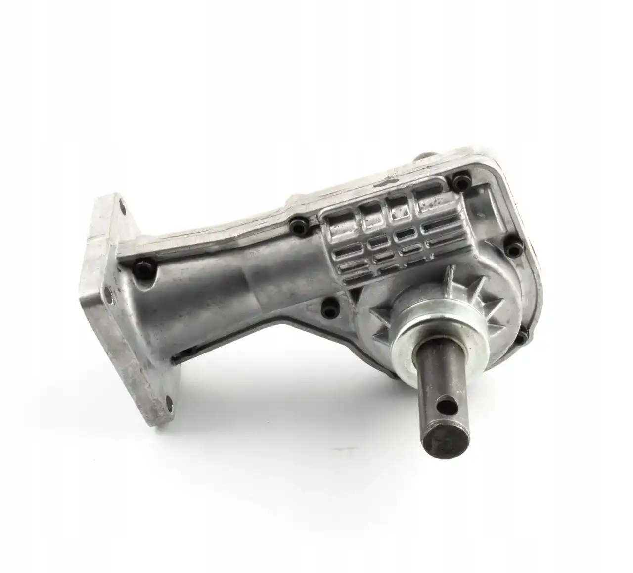 Ile oleju do przekładni glebogryzarki? Sprawdź, aby uniknąć problemów