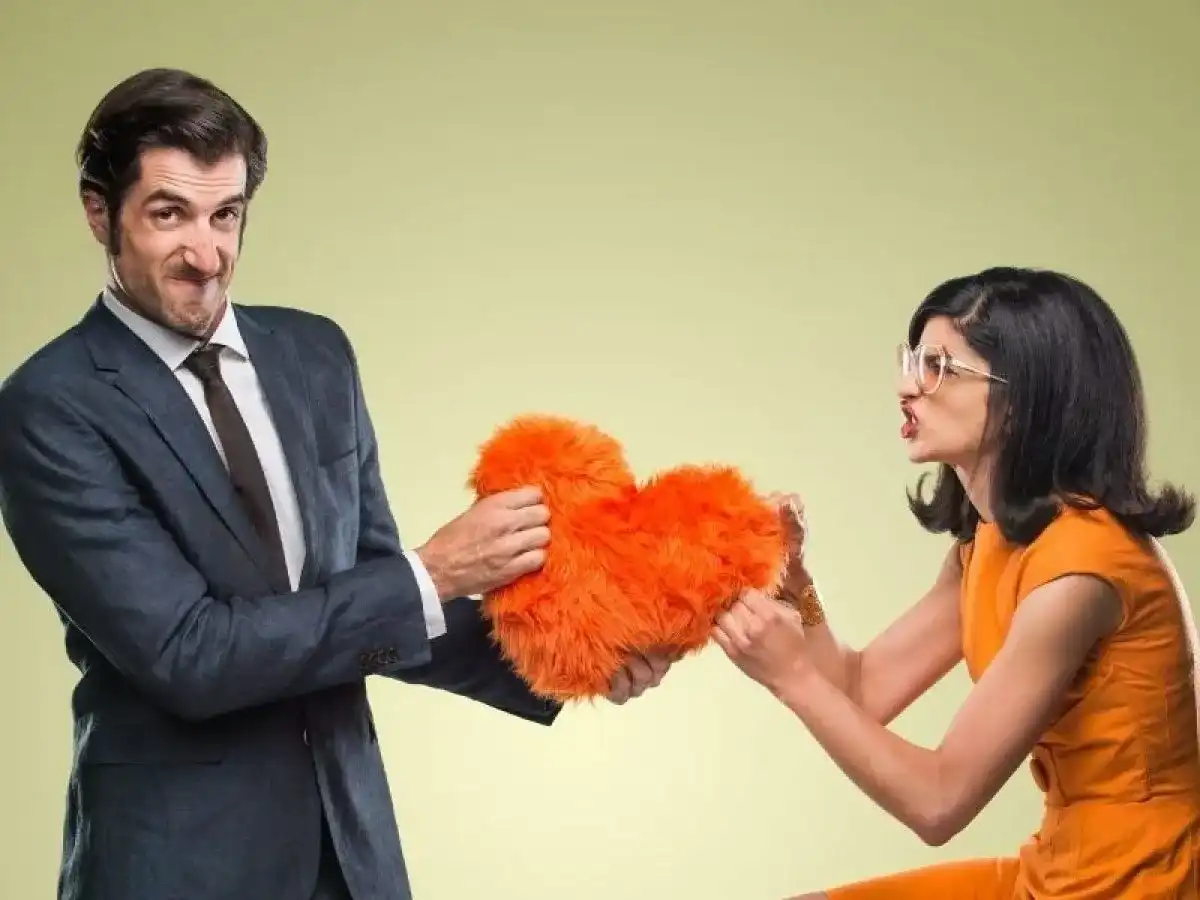 Etapy relacji "enemies to lovers" w YA: od nienawiści do miłości