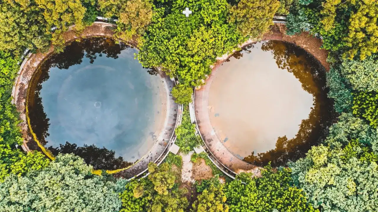 Oczyszczalnia ścieków śmierdzi? Skuteczne sposoby na pozbycie się zapachu