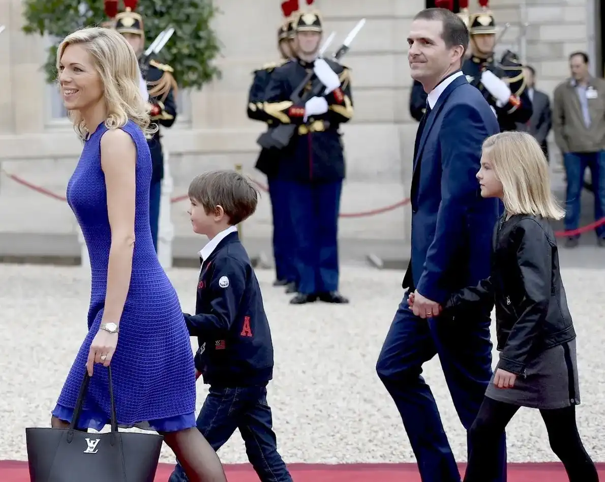 Emmanuel Macron czy ma dzieci? Prawda o jego rodzinie i relacjach