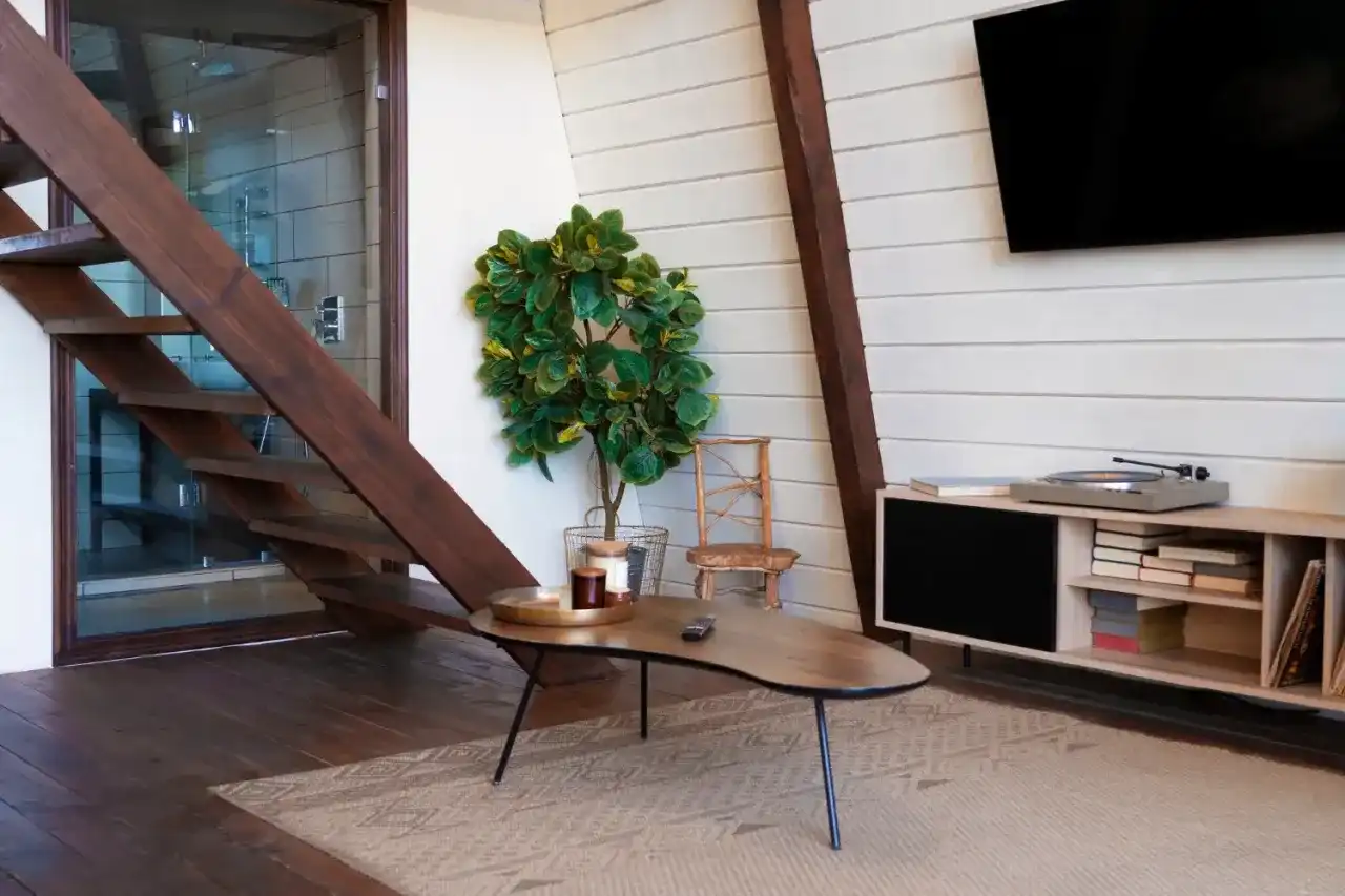 Malowanie boazerii: Bez szlifowania? Wybierz farbę i odmień dom!