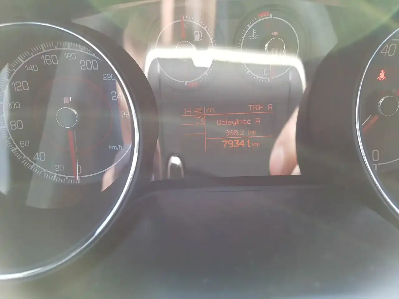 Ile litrów ma bak Fiata Bravo? Zasięg i rezerwa paliwa