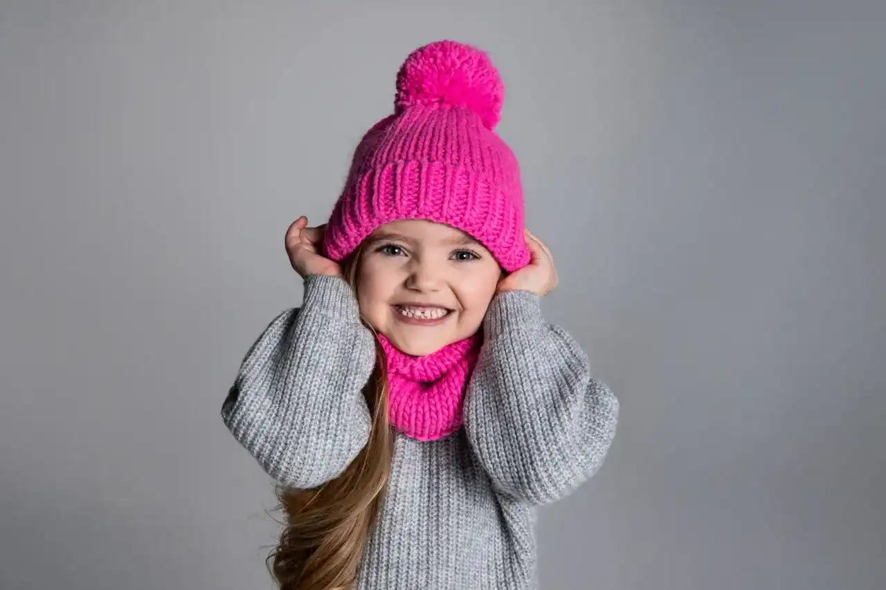 Szaliki dla dzieci: Jaki wybrać? Poradnik bezpieczeństwa i komfortu