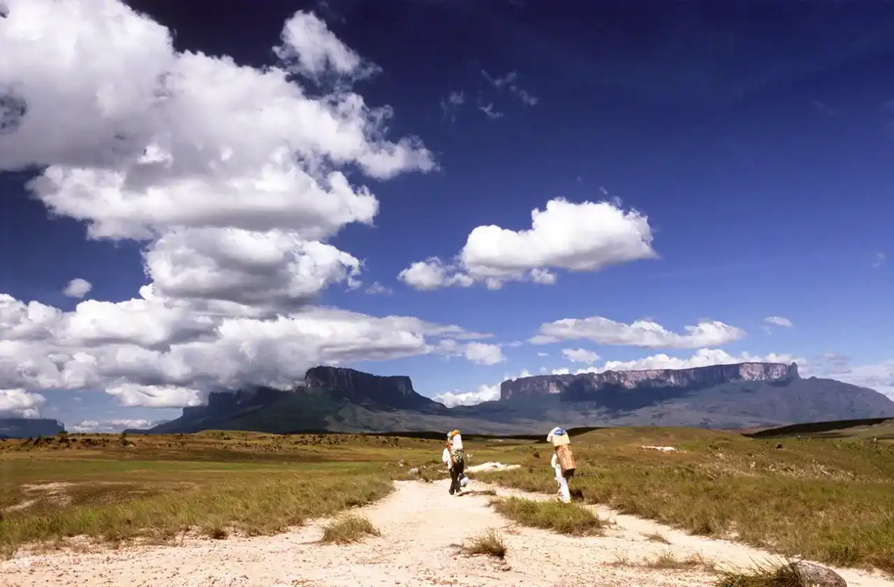 Park Narodowy Canaima: Twój przewodnik po "Zaginionym Świecie"