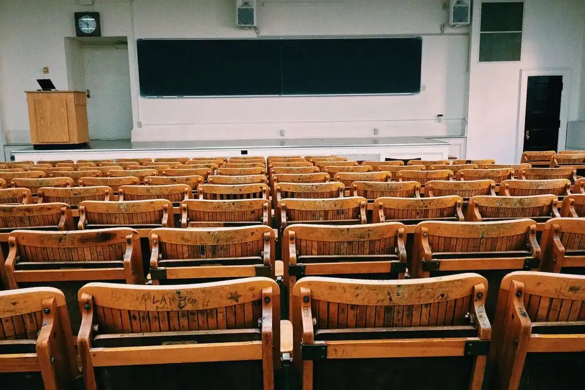 Futur Proche: Jak mówić o przyszłości po francusku?