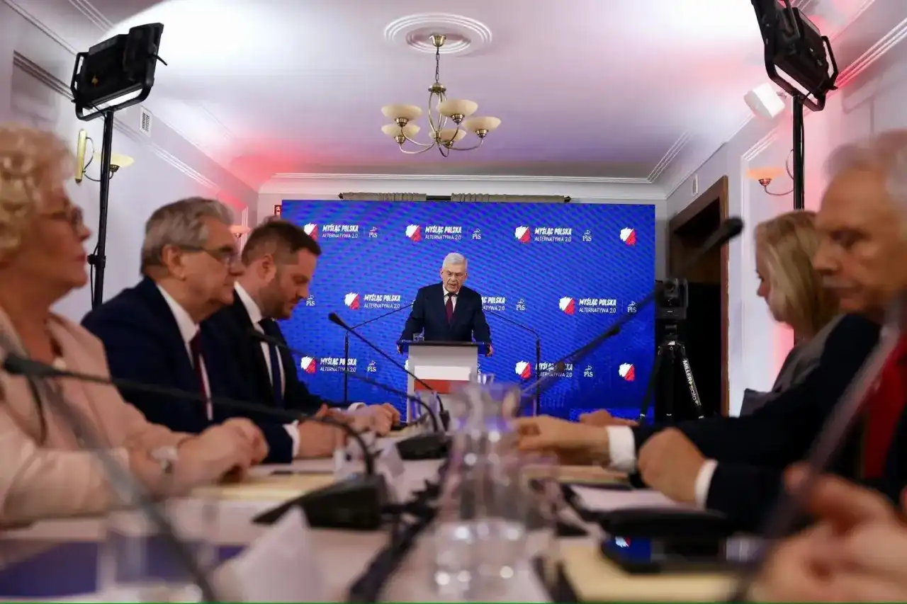 Po prawie: Kariera w Polsce tradycja czy alternatywy?