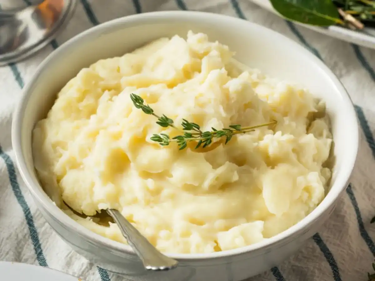 Idealne puree ziemniaczane bez mleka: prosty przepis i zamienniki