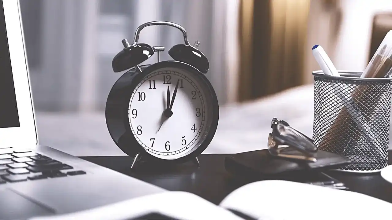 Ile idzie pozew do pozwanego? Czas doręczenia i etapy procesu