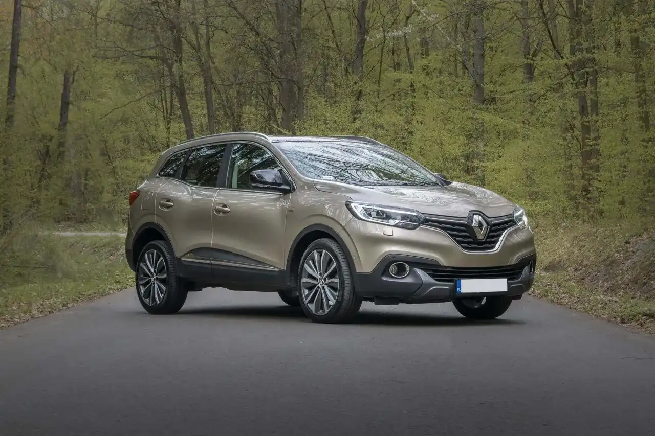 Ile wosku na auto? Dawkowanie dla połysku bez smug!