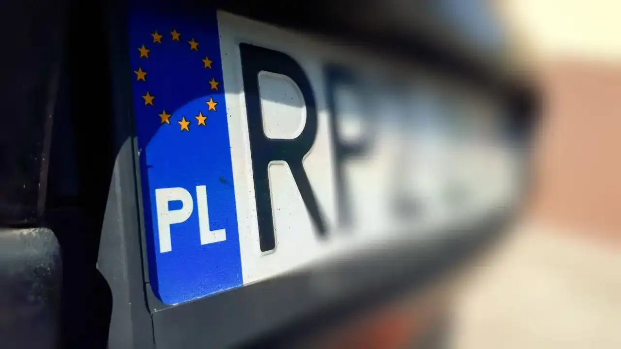Rejestracja samochodu 2026: Jakie dokumenty i opłaty? Przewodnik