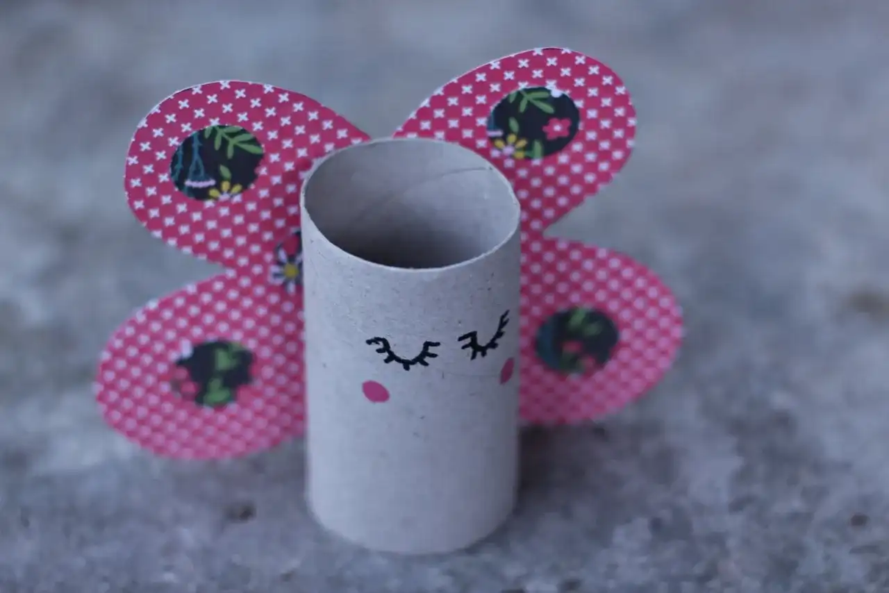 Zrób motyla z rolki papieru: prosty przewodnik DIY