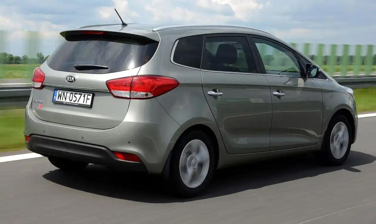 Kia Carens IV: Niedoceniony van. Czy to auto dla Ciebie?