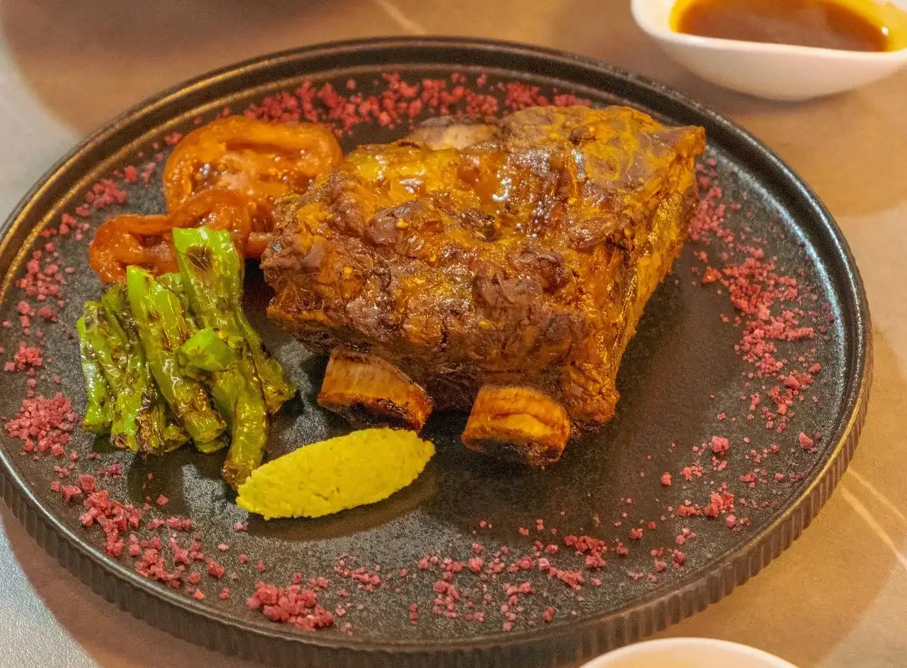 Marynata musztardowo-miodowa: Sekret soczystego mięsa z grilla