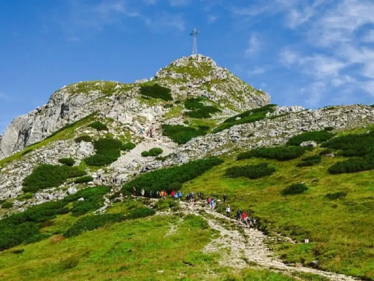Giewont: Legenda Śpiącego Rycerza i praktyczny przewodnik na szczyt